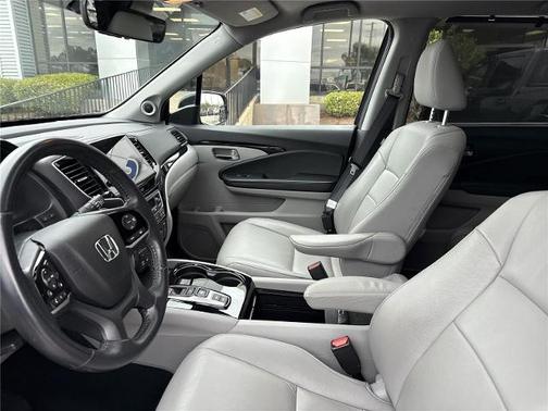 2022 Honda Pilot TOURING 7-PASSENGER
