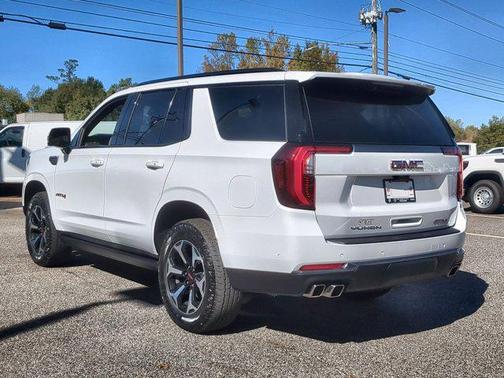 2025 GMC Yukon 4WD AT4
