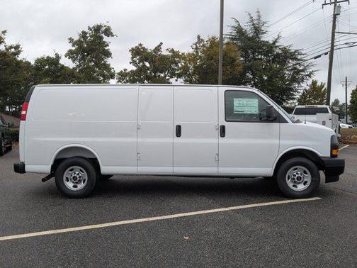 2025 GMC Savana 2500 Work Van