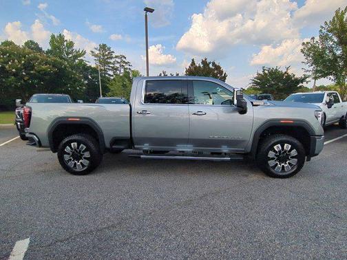 2025 GMC Sierra 2500 Denali