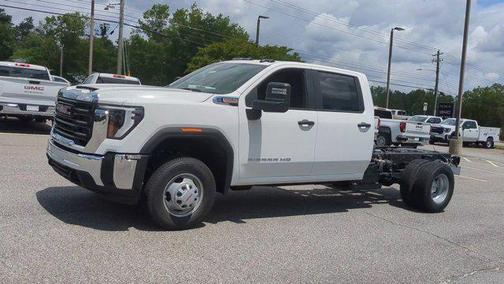 2025 GMC Sierra 3500 Base