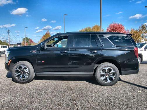 2026 GMC Yukon 4WD AT4