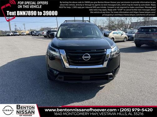 2025 Nissan Pathfinder SV