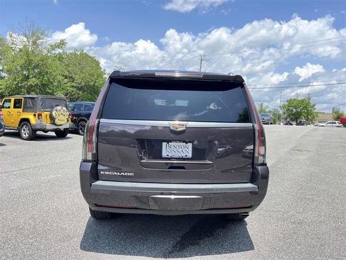 2016 Cadillac Escalade Luxury
