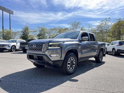 2024 Nissan Frontier SL