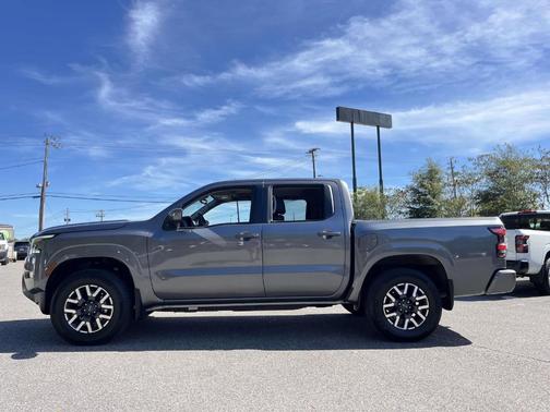 2024 Nissan Frontier SL