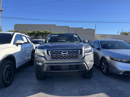 2024 Nissan Frontier SL