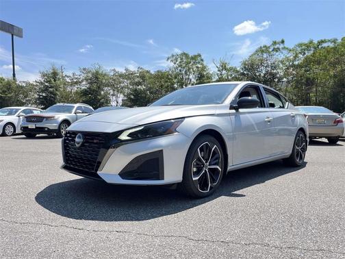2025 Nissan Altima SR