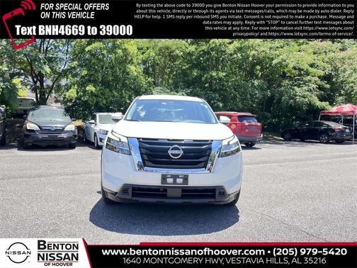 2022 Nissan Pathfinder SV