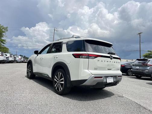 2024 Nissan Pathfinder Platinum