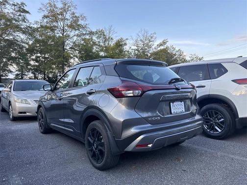 2023 Nissan Kicks SR