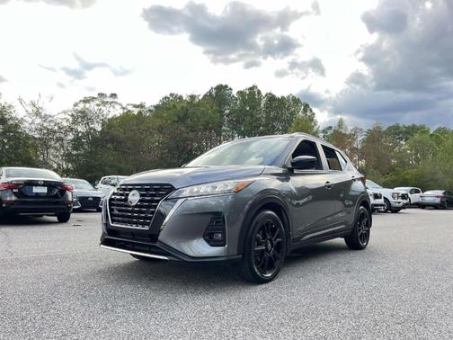 2023 Nissan Kicks SR