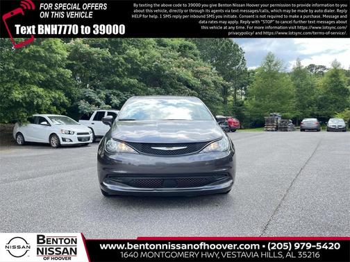 2023 Chrysler Voyager LX