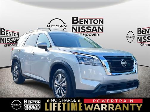 2024 Nissan Pathfinder SL