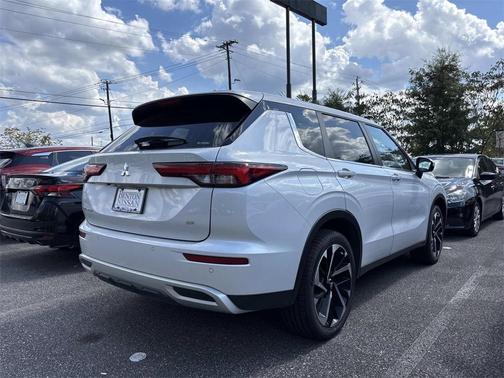 2024 Mitsubishi Outlander SE Black Edition