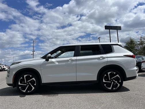 2024 Mitsubishi Outlander SE Black Edition