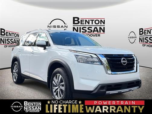 2025 Nissan Pathfinder SL