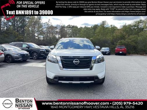 2025 Nissan Pathfinder SL