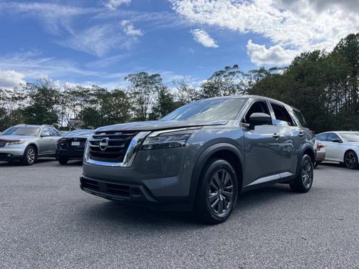 2022 Nissan Pathfinder S