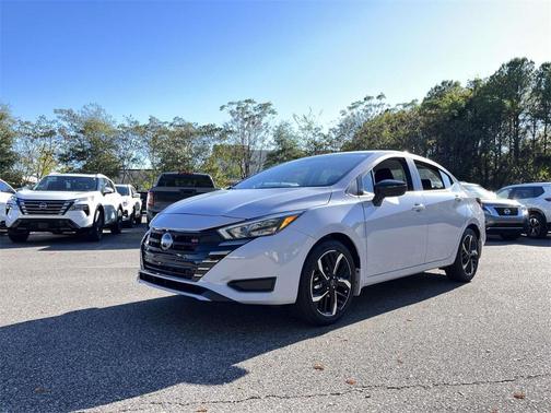 2025 Nissan Versa 1.6 SR