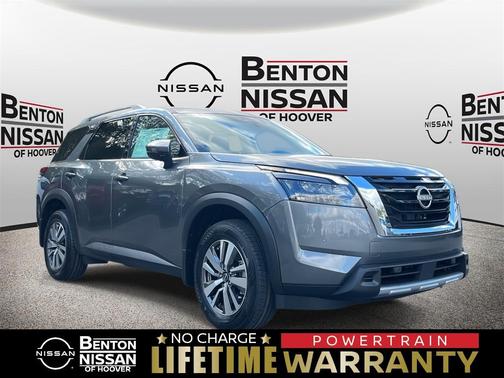 2025 Nissan Pathfinder SL