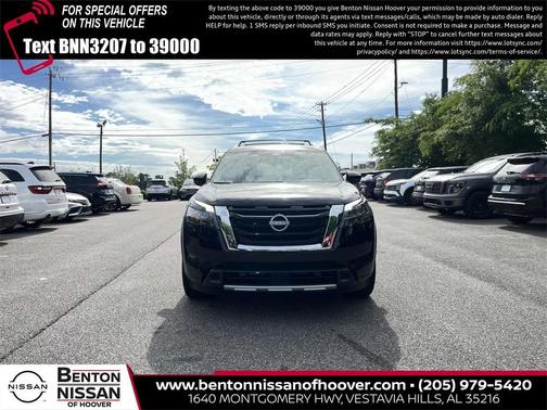 2025 Nissan Pathfinder SL