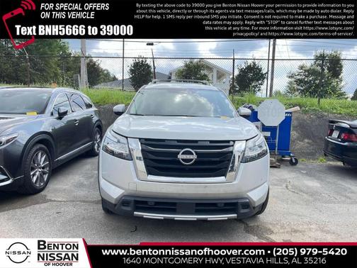 2024 Nissan Pathfinder SL