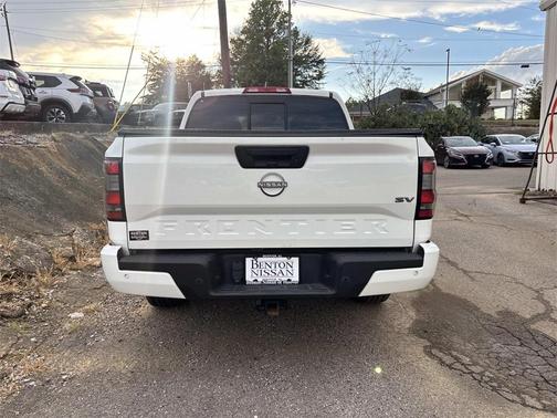 2022 Nissan Frontier SV