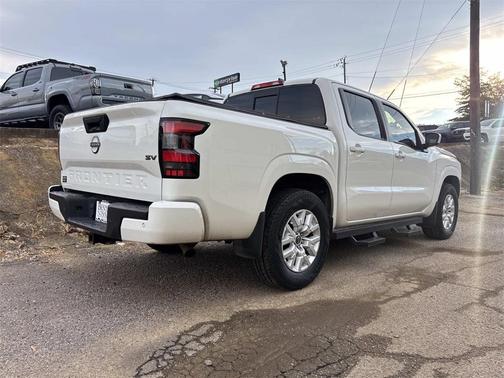 2022 Nissan Frontier SV