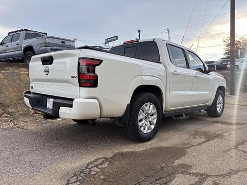2022 Nissan Frontier SV