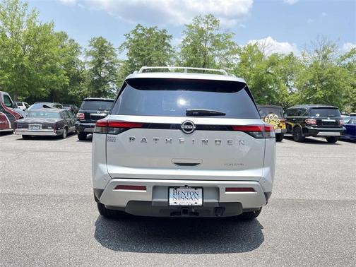 2024 Nissan Pathfinder Platinum