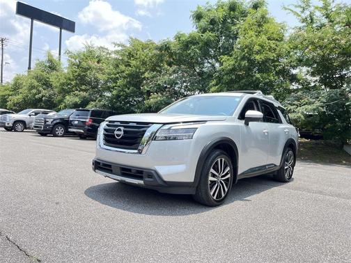 2024 Nissan Pathfinder Platinum