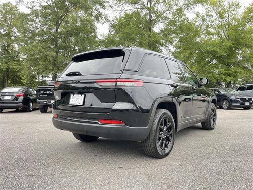 2024 Jeep Grand Cherokee Laredo