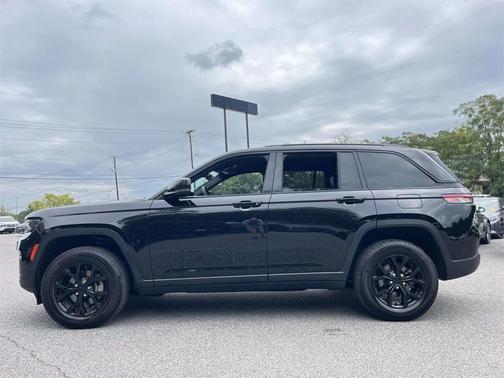 2024 Jeep Grand Cherokee Laredo