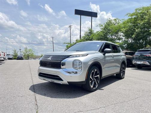 2022 Mitsubishi Outlander SE