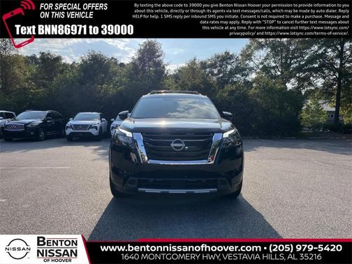 2025 Nissan Pathfinder SL