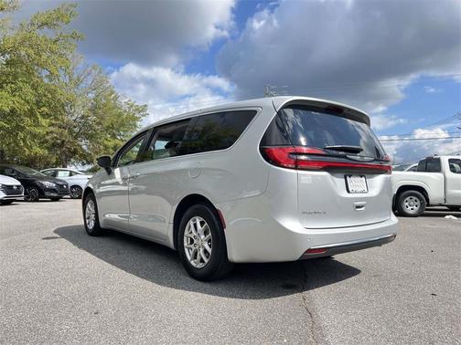 2024 Chrysler Pacifica Touring-L
