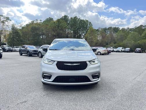 2024 Chrysler Pacifica Touring-L