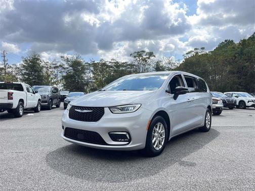 2024 Chrysler Pacifica Touring-L