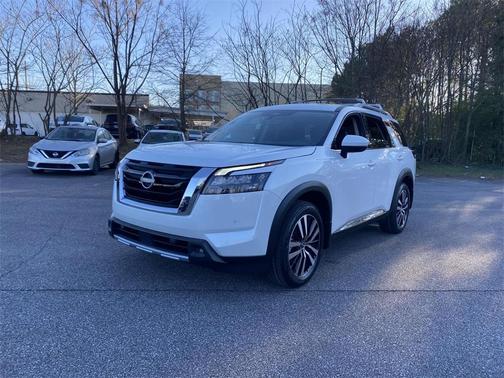 2025 Nissan Pathfinder Platinum