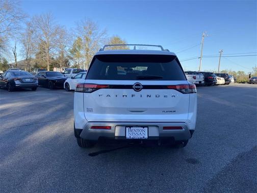 2025 Nissan Pathfinder Platinum
