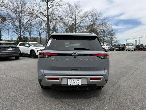 2025 Nissan Pathfinder Platinum