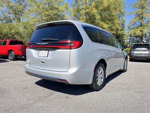 2024 Chrysler Pacifica Touring-L