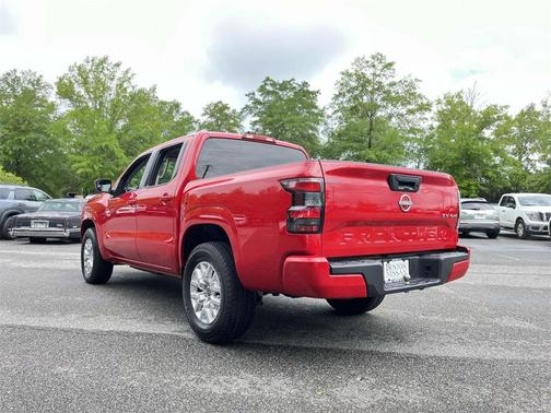 2023 Nissan Frontier SV
