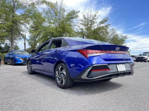 2024 Hyundai ELANTRA Limited