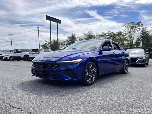 2024 Hyundai ELANTRA Limited