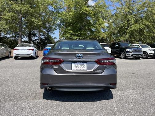 2022 Toyota Camry Hybrid XLE