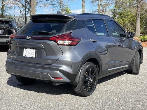 2023 Nissan Kicks SR