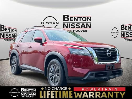 2022 Nissan Pathfinder SV