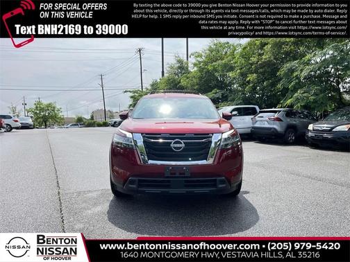2022 Nissan Pathfinder SV